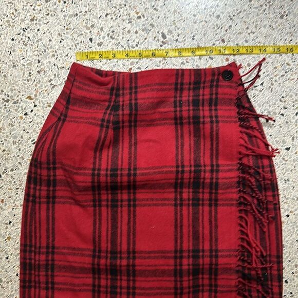 NWT Red tartan plaid wrap skirt wool fringe 2P petite - Picture 5 of 6